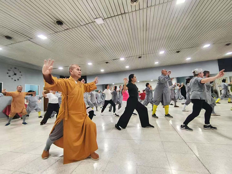 Ba Duan Jin Qi Gong 10
